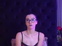 I am a hot and sensual model always in the mood to have fun with you on cam