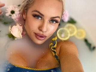 extreme cam picture IsabellaSaturn