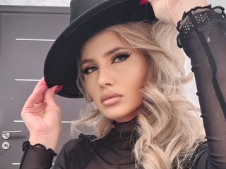 sex show online MoniqueSin