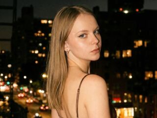 beautiful webcam girl SophiePeachy