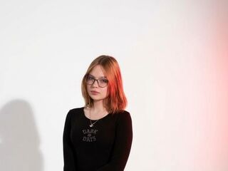 hot naked cam girl SuzanGoldstein