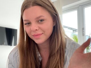 naughty camgirl fingering pussy TeneshaQuinerly