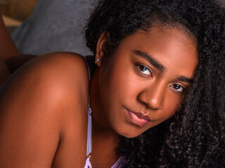 camgirl fingering pussy AmaraRuiiz