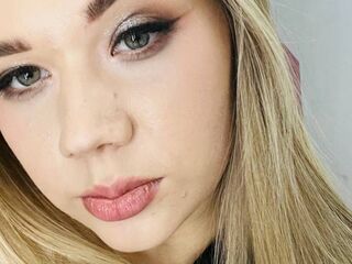 girl showing pussy AminaDigges