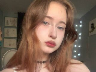 naughty camgirl fingering shaved pussy ArwenSilver
