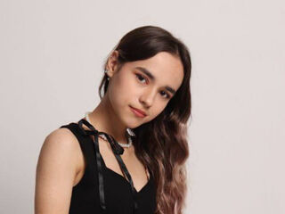 topless webcam girl AudreyCongdon