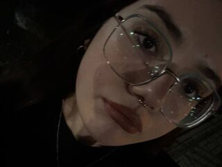 camslut showing tits BettyWatkins