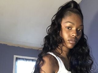 camgirl showing tits BlackMali