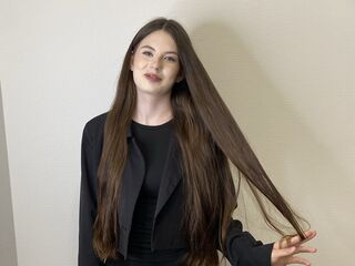 topless webcamgirl BrendaShabot