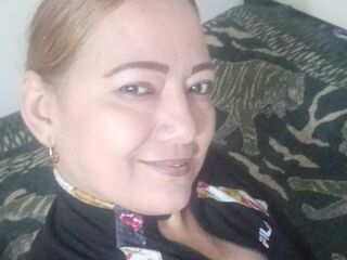 girl fingering shaved pussy ClauTaylor