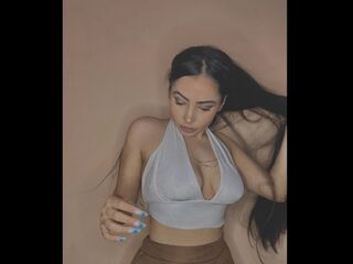 camgirl fingering bald pussy Delaj