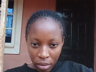 topless camgirl DewanAumira