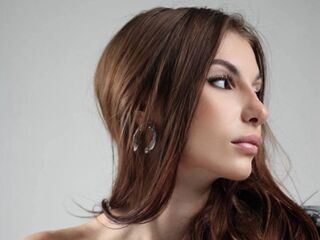 nude webcamgirl DionnaTalone