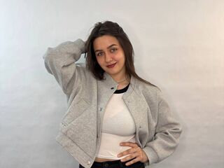 teaser cam ElaraWhitmoren