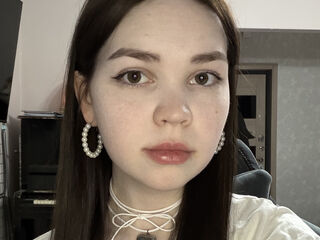 live webcam performer EmilyCarler