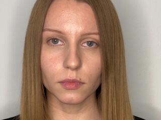 naked webcam girl photo FawnTobin