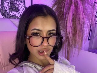 camgirl showing tits HaileySimson