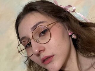 camslut showing pussy IngeFelde