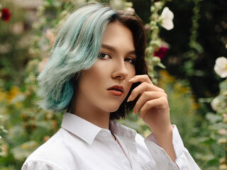 naughty cam girl fingering pussy JessieLee