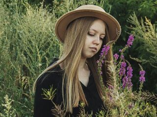 camslut showing tits KarenLowe