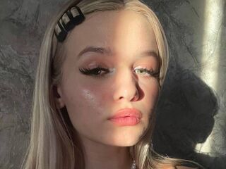 fingering camgirl KianaStark