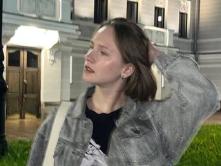 camgirl chatroom KrissyJn