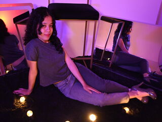 masturbating girl KyaraLux