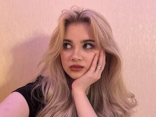 camslut naked LatoyiaCanpos