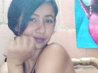 naked girl with live cam LauSommers