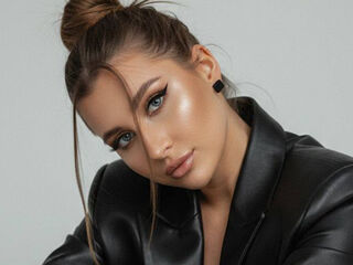 free webcam chatroom LauraDeans