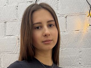 nude camgirl picture LaurynTinkle