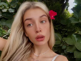 naughty cam girl LeilaClose