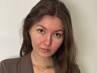 camslut topless LeilaCoocher