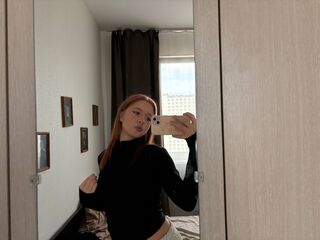 girl shaving pussy LennieLukasik