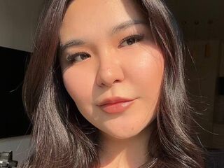camwhore masturbating with dildo LenoreColomb