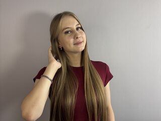 cam LeolaHunkins
