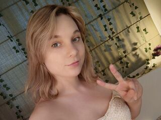 nude camgirl picture LilianDavidge