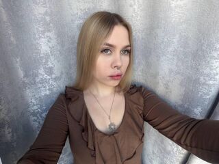 camwhore masturbating with vibrator LilianaCross