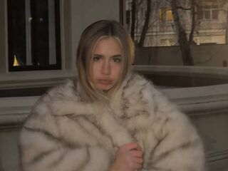 webcam striptease show LilliaFowler