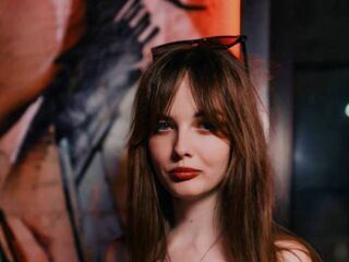 cam slut picture LisaDrake