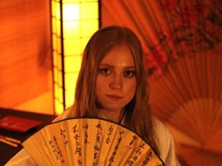 hot naked webcamgirl MandiKressierer