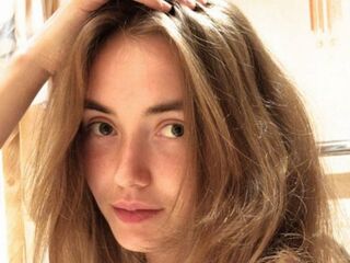 cam slut MargotMcerlean