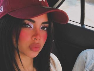 camwhore masturbating with vibrator MeliThompson