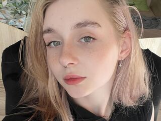 naked camgirl MiaMerek