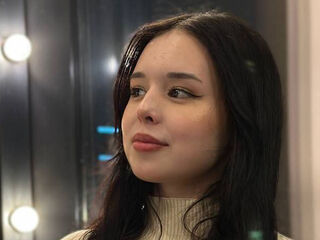 camgirl video chat MikiPellon