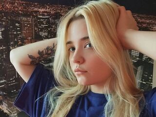 camwhore MonnieMoniz