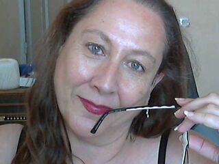 masturbating webcam girl MyriamLevieux