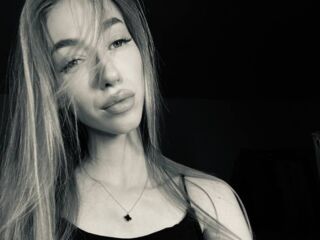 nude webcam girl photo NikkiTenerovich