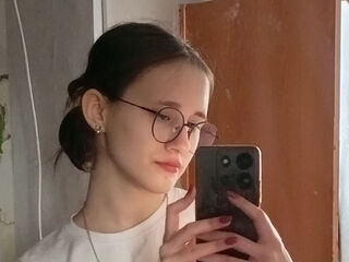 topless camgirl PeggyScanneu