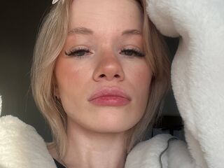 kinky video chat performer RenitaKoo